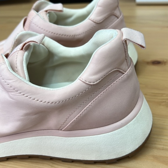 Nordstrom Rack Women’s Sneakers Sz 10M Lt Pink Slip-On EUC - Picture 7 of 9